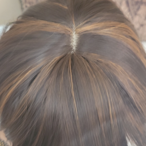 NWOT - Synthetic Wig - Picture 4 of 5